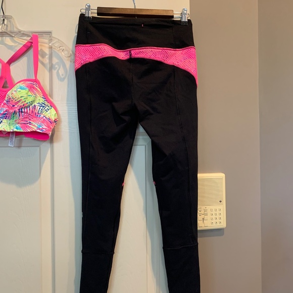 Victoria’sSecret Sport Black/Pink Multi Leggings/Bra Set sz S/P 36B - Picture 3 of 11